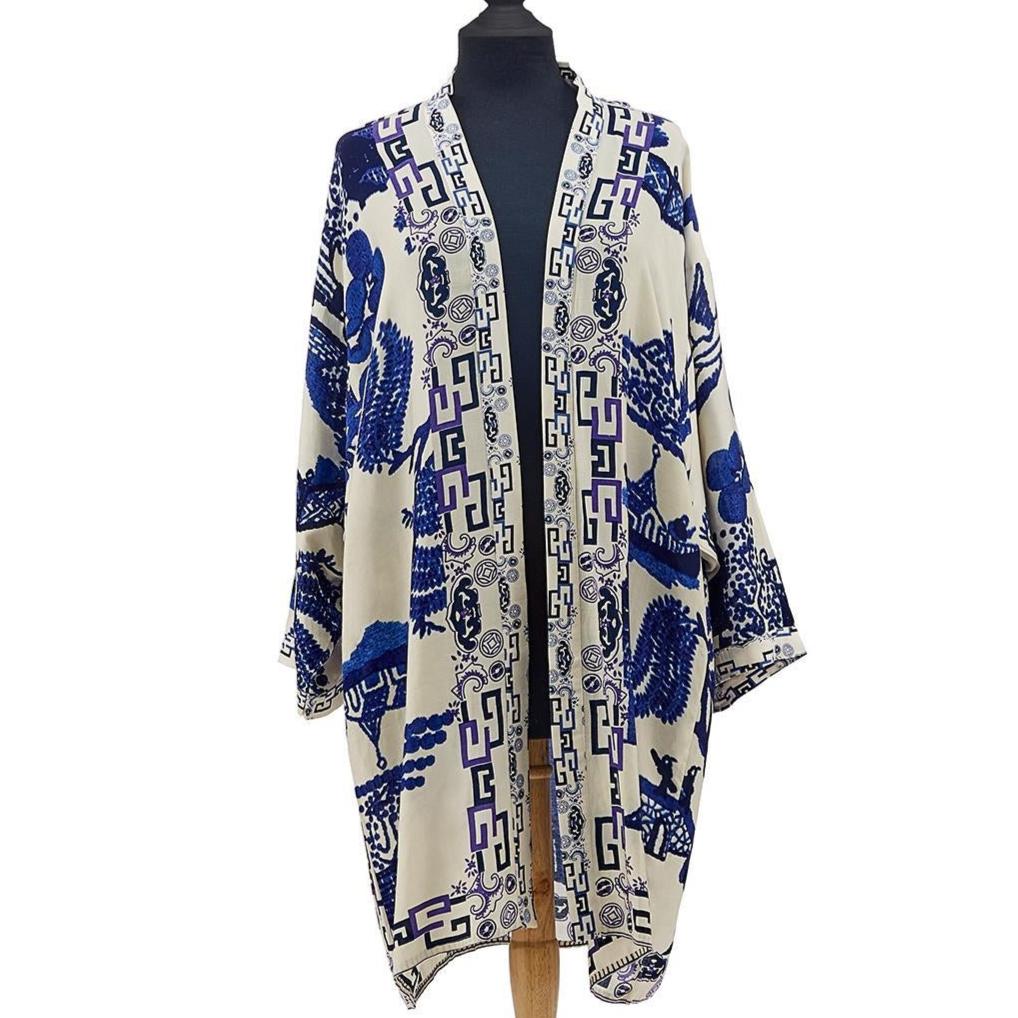 Giant Willow Asian-Style Kimono Robe (One Size)